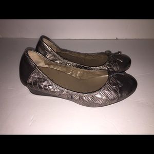 Cole Haan Air Tali Wedge Pump Size 8.5 Silver Bow